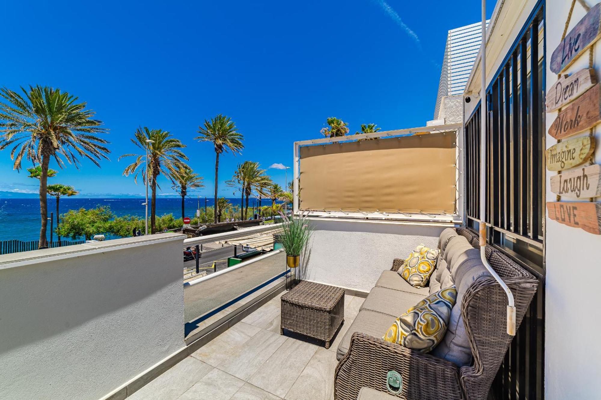 Front Of A Beach Aircon Las Americas Costa Adeje Πλάγια ντε λας Αμέρικας Εξωτερικό φωτογραφία